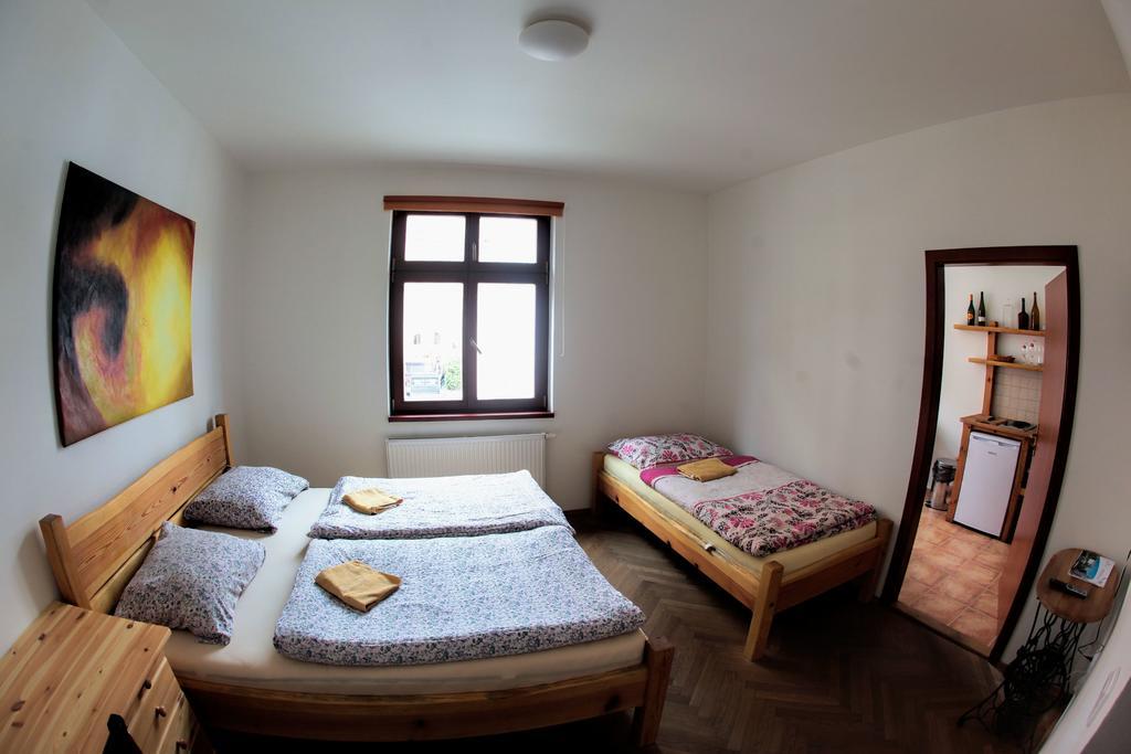 Hostel Singer Pub Budweis Zimmer foto