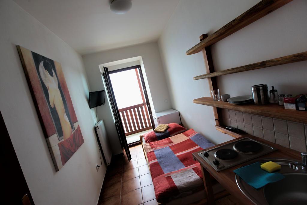 Hostel Singer Pub Budweis Zimmer foto